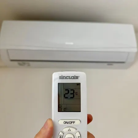 Simcity Ix L Park With Air Conditioning, Free Garage Parking, Balcony And 24 7 Self Check-in Banská Bystrica