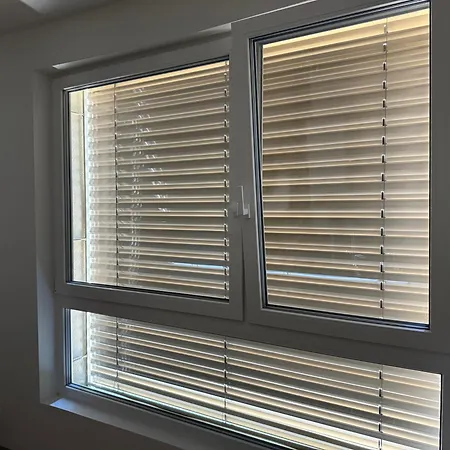 Daire Simcity Ix L Park With Air Conditioning, Free Garage Parking, Balcony And 24 7 Self Check-in Banská Bystrica