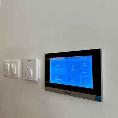 Simcity Ix L Park With Air Conditioning, Free Garage Parking, Balcony And 24 7 Self Check-in * Banská Bystrica